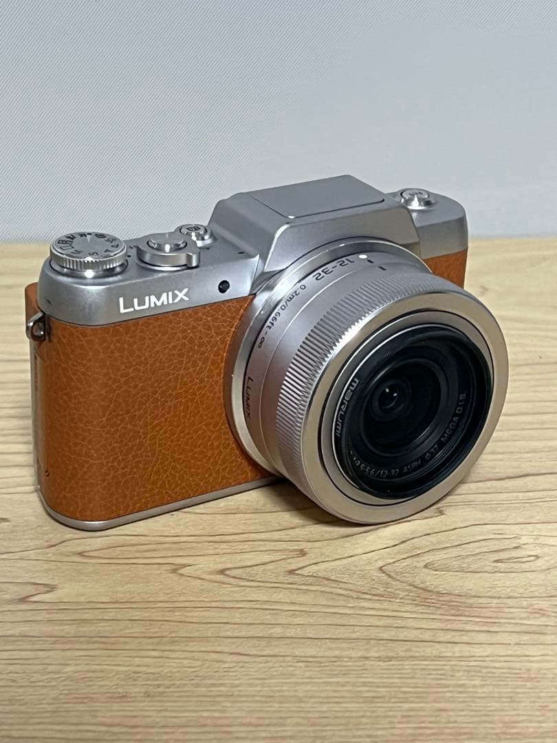 Panasonic DMC-GF7W ミラーレス一眼 カメラ