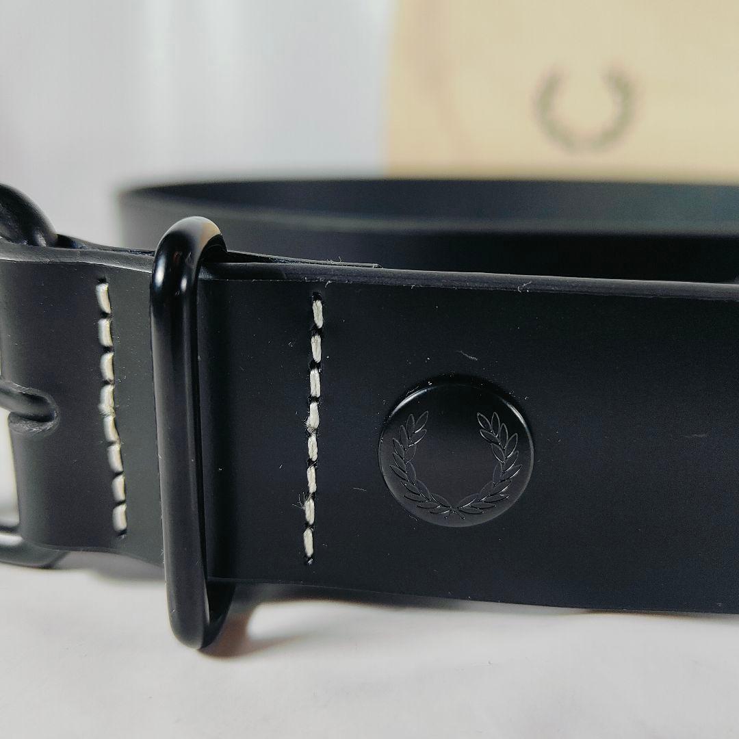 セール中です☆ラテ☆　　　　　　　【新品 純正袋付き】FRED PERRY