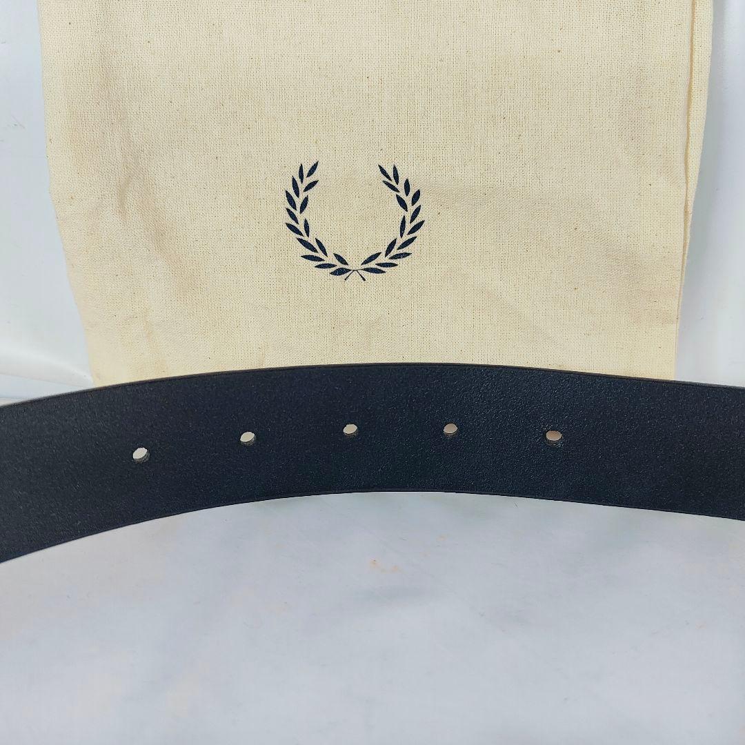 セール中です☆ラテ☆　　　　　　　【新品 純正袋付き】FRED PERRY