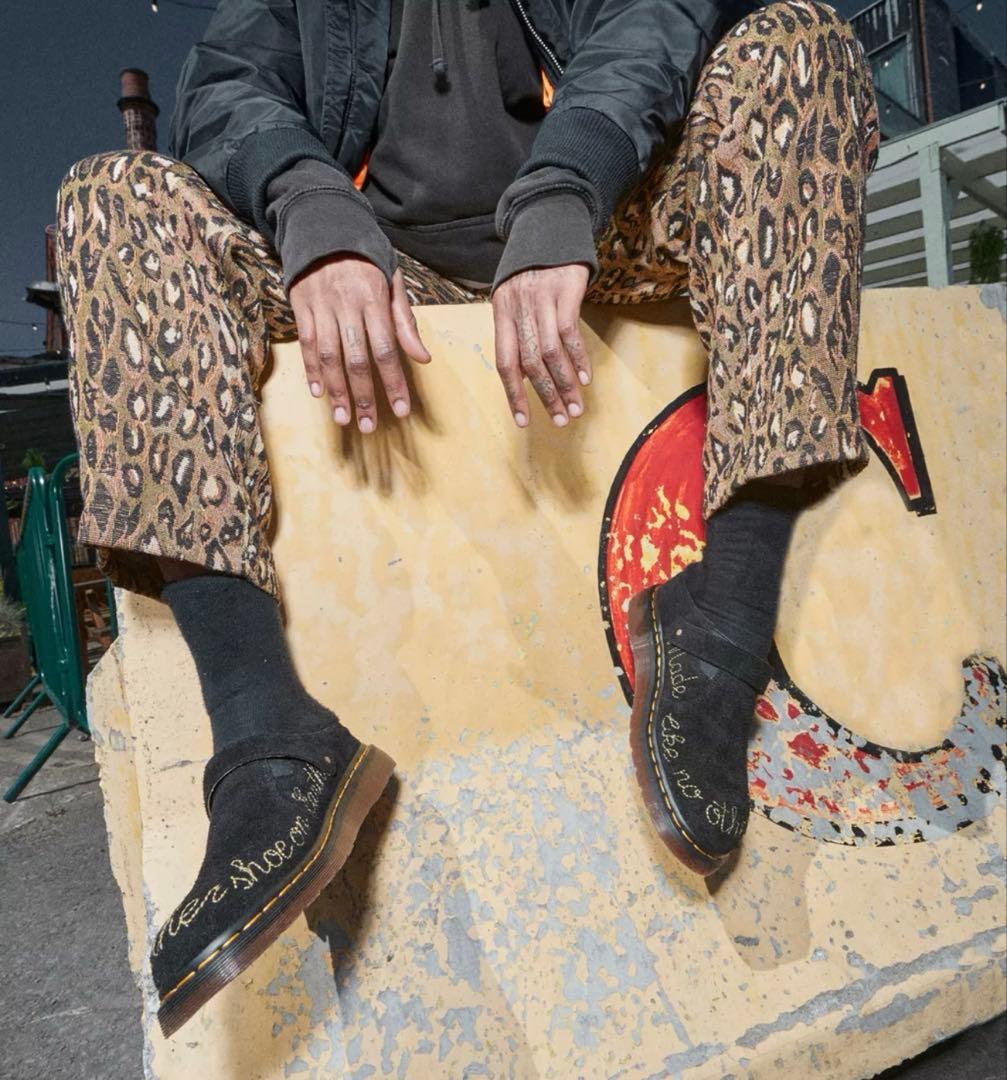 新品 箱タグ付 Dr.Martens ISHAM Archive 刺繍 黒