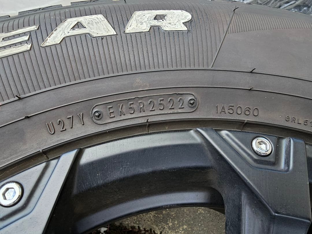 seita 。スタッドレスタイヤ プラド