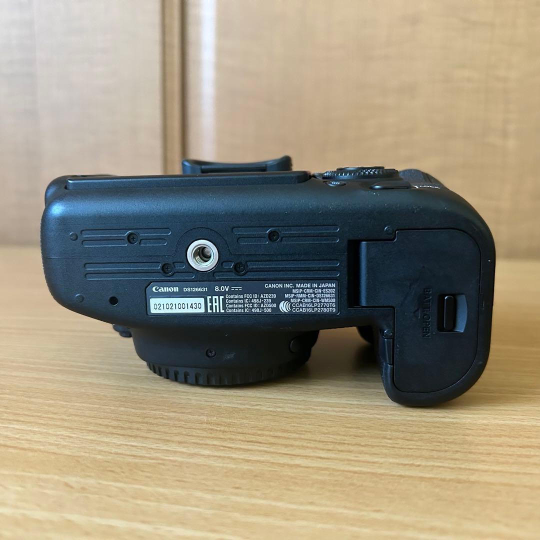 【良品】Canon EOS 6D Mark II ボディ・バッテリー2個つき‼️