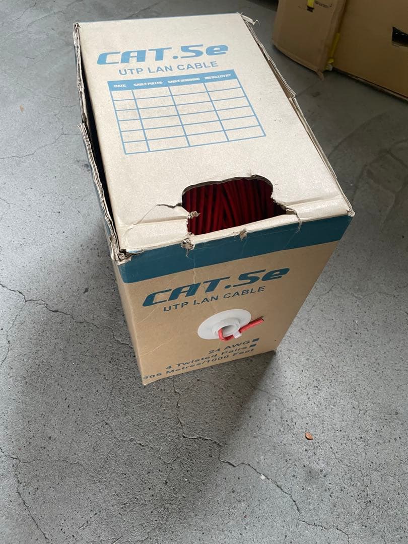 CAT 5e UTP LANケーブル 305メートル　赤色と黄色　※使用済み