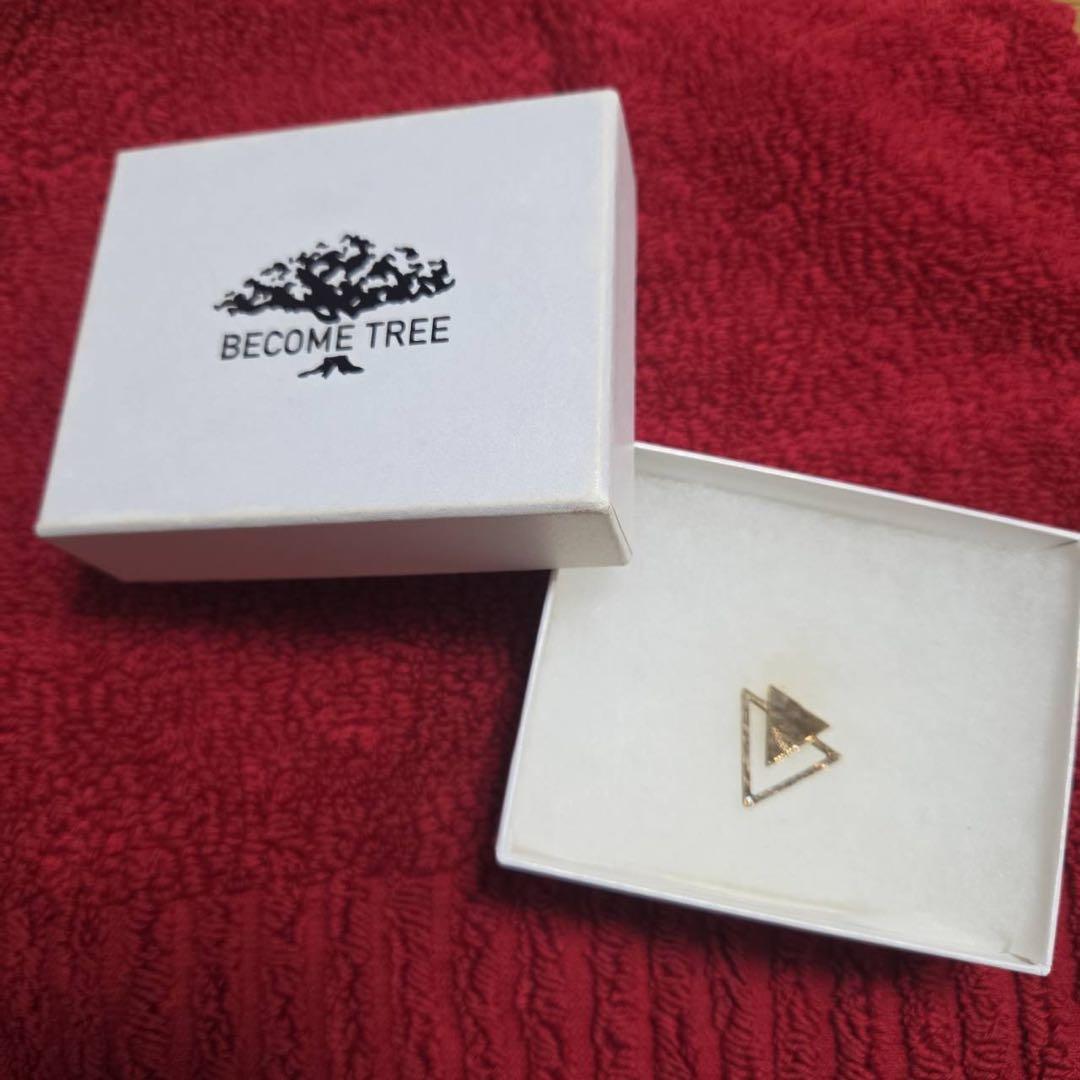 BECOME TREE トライアングルピアス