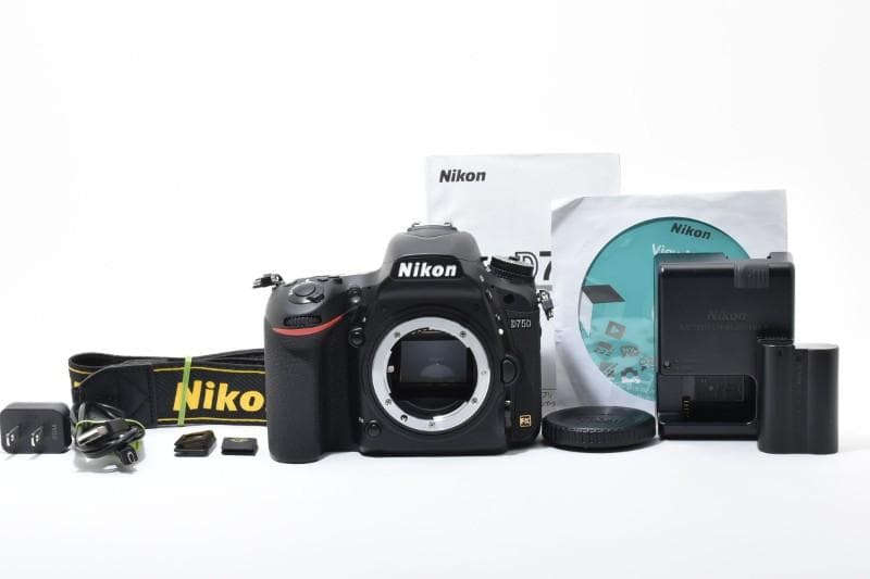 Nikon D750 デジタル一眼レフカメラ（付属品あり）