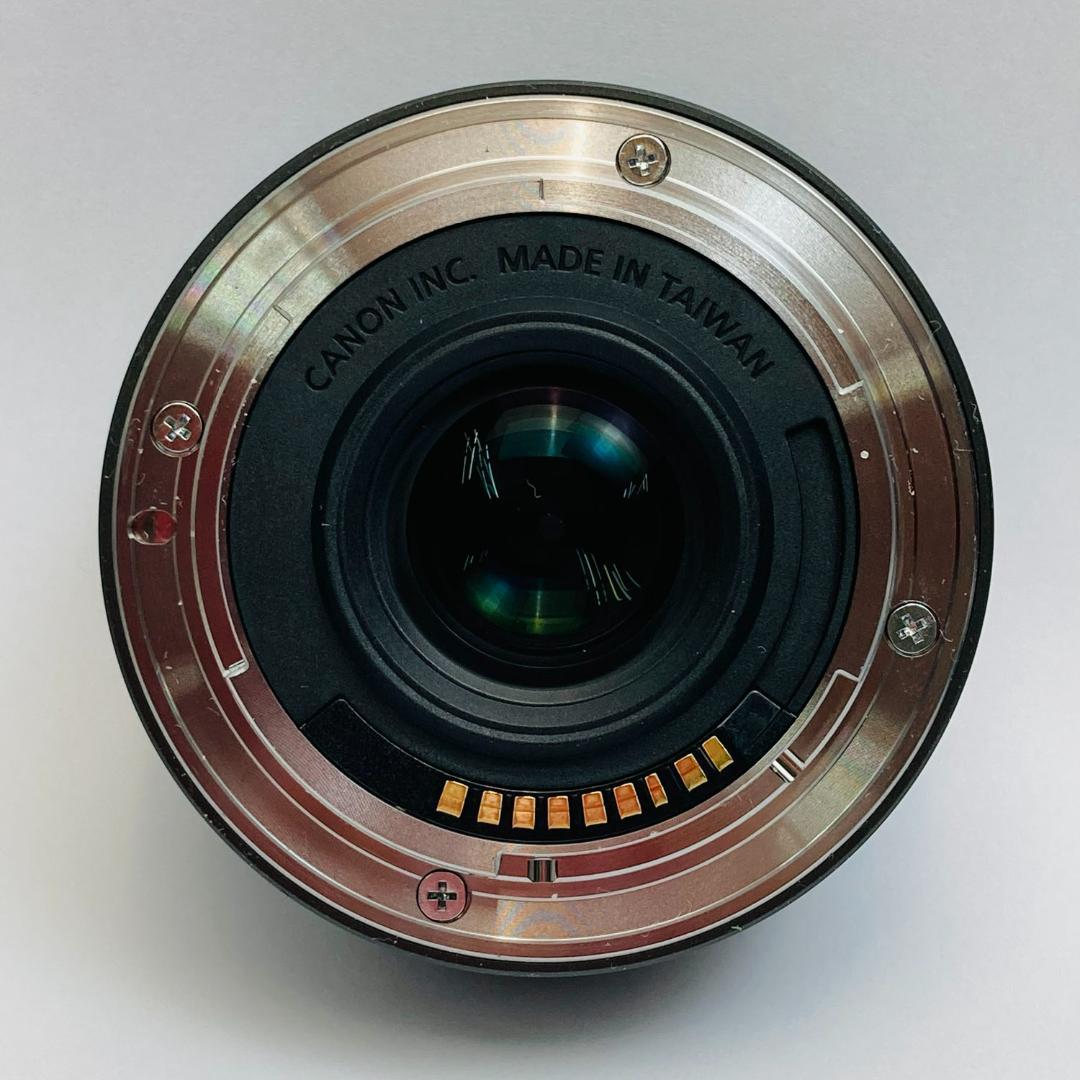 CANON EF-M 　22ｍｍ　+　レンズフードEW-43付き