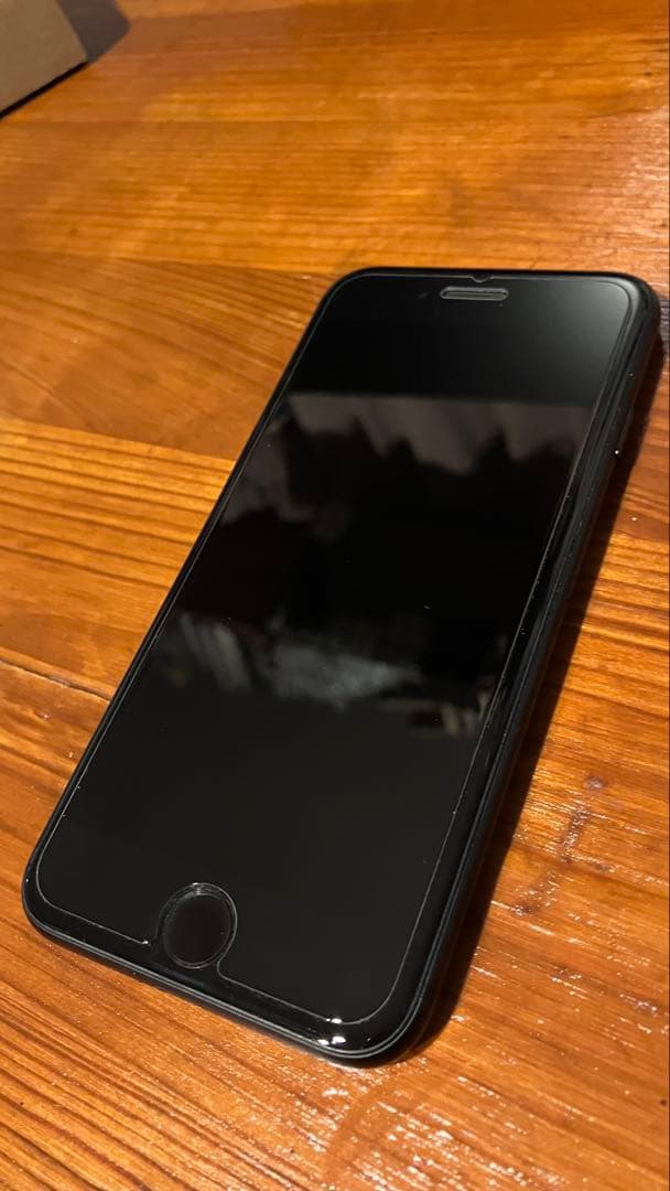 iPhone SE2 128GB ブラック中古 特に不具合なし 本体のみ