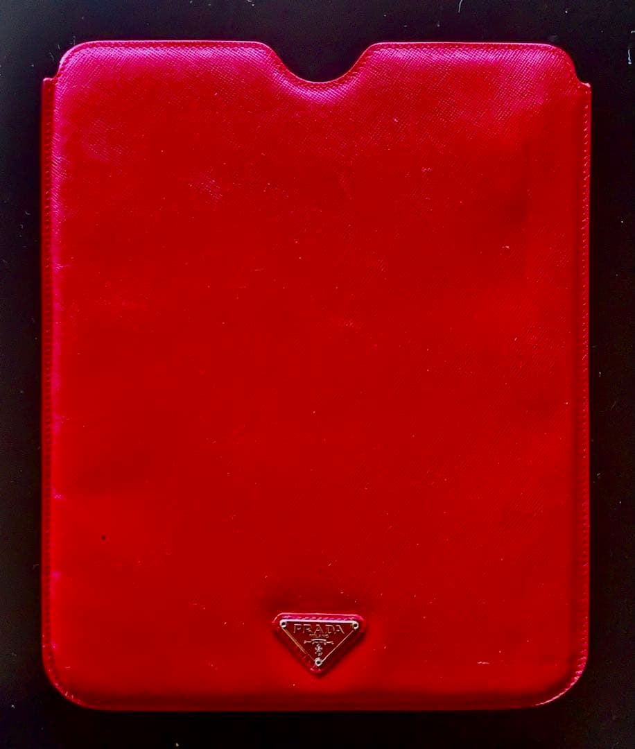 美品‼️PRADA iPad タブレットケース（カバー）/三角ロゴプレート/レッド