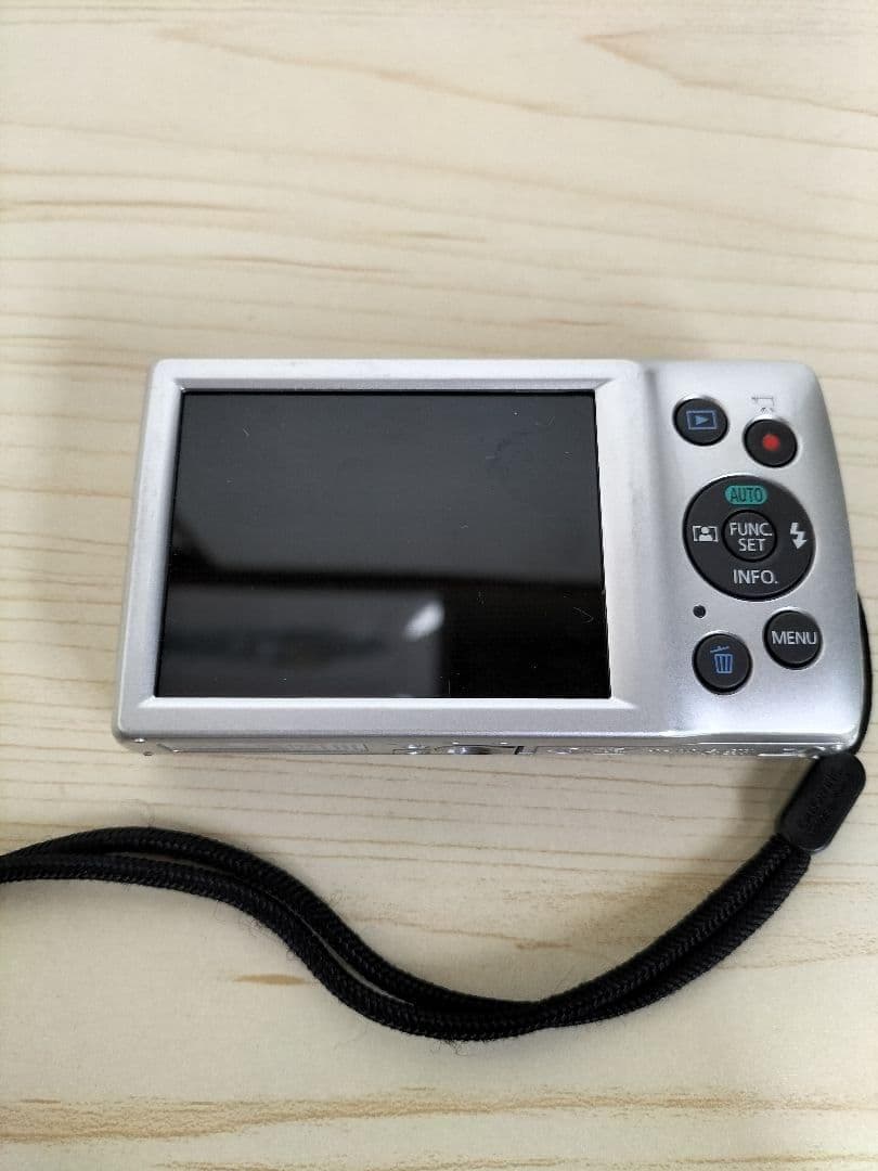【ほぼ未使用】Canon　IXY 180　コンパクトデジタルカメラ　PC2275