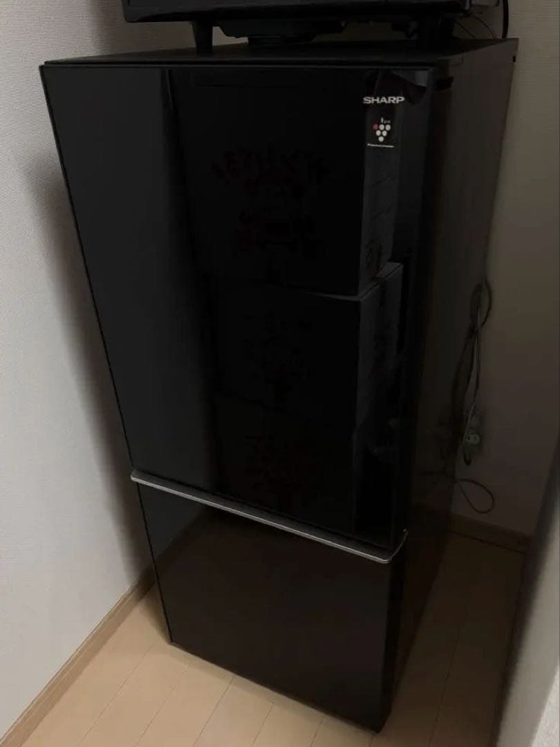 シャープ　2ドア　冷蔵庫 黒 137L 1人暮らしサイズ　⚠️2/28まで