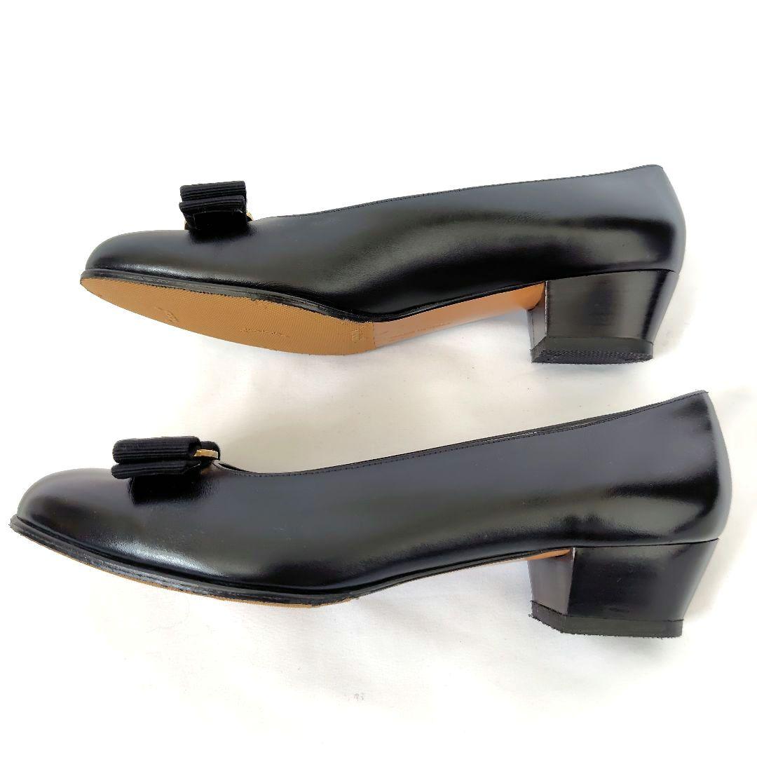フェラガモ【Ferragamo】ヴァラ パンプス 黒