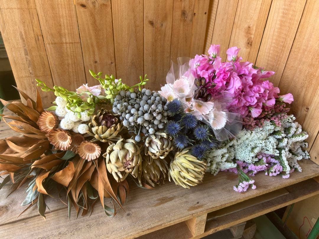 ✨年末お特MIX【C】ラナン　スイートピー　スターチス　スワッグ　生花